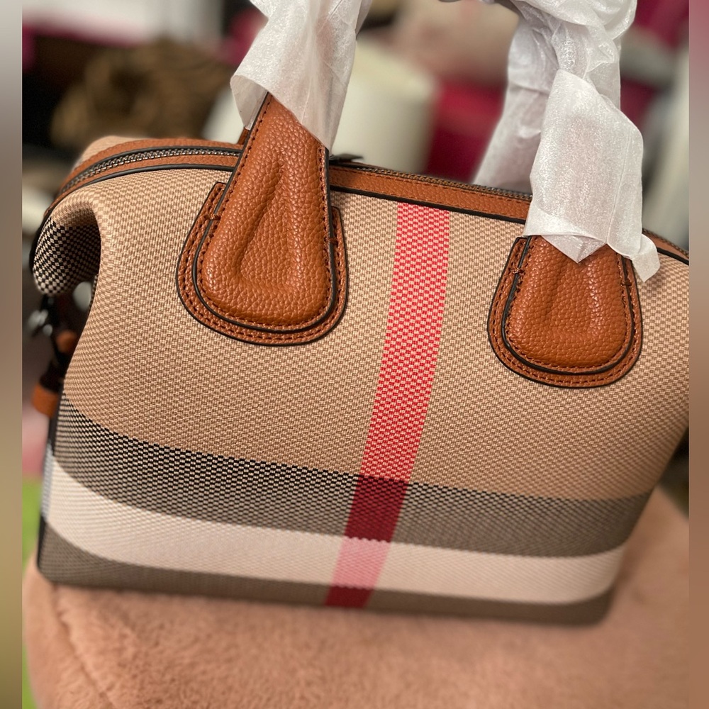 Chic Tan and Red Burberry Style Women's Handbag